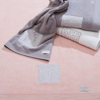 Handtuch Romantica mit und ohne Ornament Applikation Herka-Frottier romantisches Bad Baumwolle cotton terry towel romantic bath made in Austria